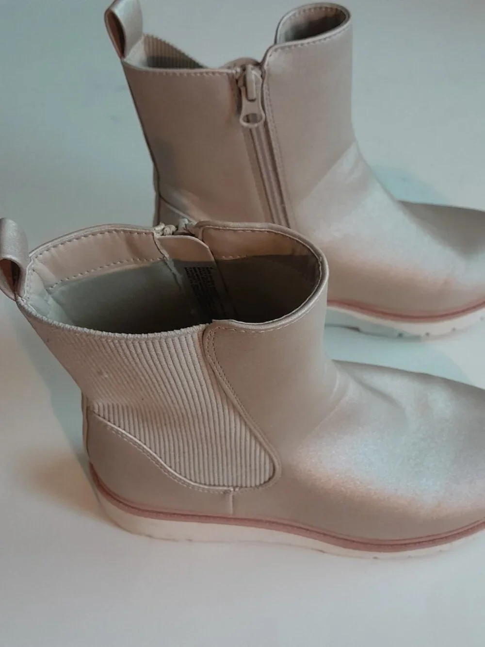 Art Class Girls Laurel Chelsea Beige boots Size 4